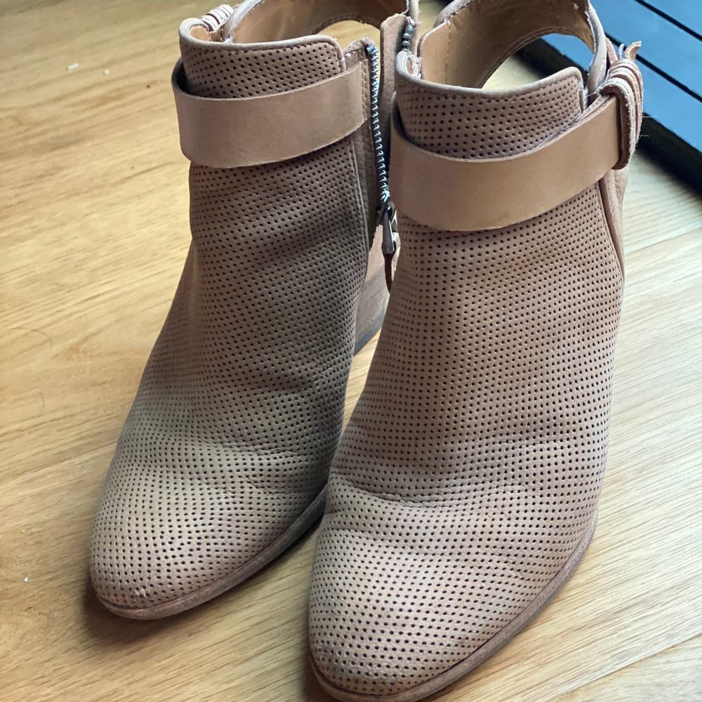 Dolce Vita Booties